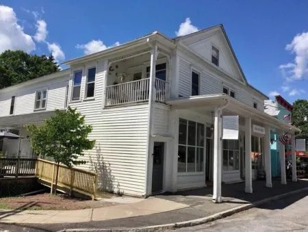 Spacious and stylish apartment in the heart of Roxbury, NY
