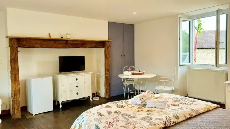 La Closerie des Arts - Piscine et Spa Отели в г. Шервекс-Кюба