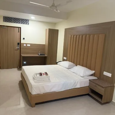 GURU CHITRA Hotels near Thiruchendur Murugan Temple