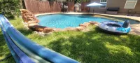 Cozy Home less than a mile away from TXST