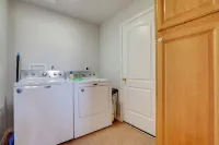 3 Mi to Lake Powell: Pet-Friendly Page Home - spa
