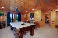 Charming Cabin Retreat with Fire Table and Horseshoe Game - Cozy Sanctuary
