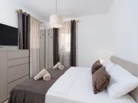 Luxury apartments Lun - Apt 4 Hotels in Lun
