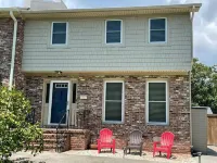 Southern Charm Retreat _ Cozy 3Br Near Shem Creek, Beaches & Charleston Hotels near Men's Wearhouse