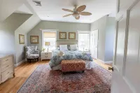 NEW Spectacular Views & Private space on a Scenic Mountain 40ft Salt Water Pool