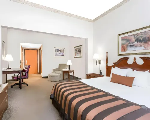 Comfort Inn & Suites Greenville Near East Carolina University Hotels in Greenville