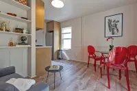 Colorful Modern Hideaway In Downtown Woodstock - AC & WiFi