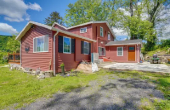 4 Mi to Dtwn Catskill: Mtn-view Home