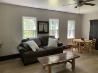3-bedroom vacation home just 20 minutes from Six Flags St. Louis Hotels in Meramec Township