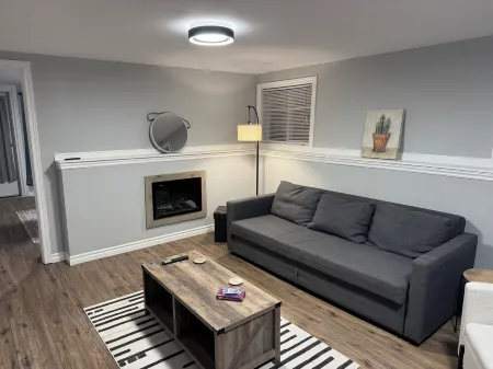 Relaxing Lake Haven | Peaceful Отели рядом с достопримечательностью «Reed's Point Lighthouse»