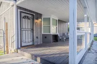 Cozy Studio Home Fully Equipped Hotels near Coca-Cola Space Science Center