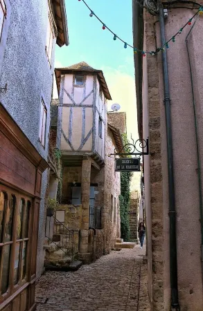 Le Jardin d'Olive - Picturesque house in the old center of Terrasson Отели рядом с достопримечательностью «E.Leclerc Terrasson Lavilledieu»