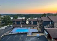 Charming 2-bedroom pet-friendly apartment in beautiful Hot Springs with WiFi, AC