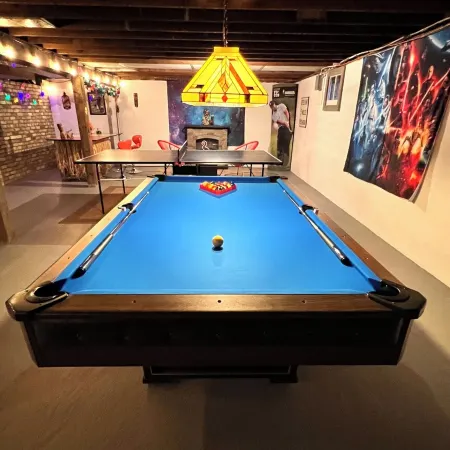 Perfect Summer Getaway- 2 Bed, Large Private Yard, Ravine Lot, Gameroom
