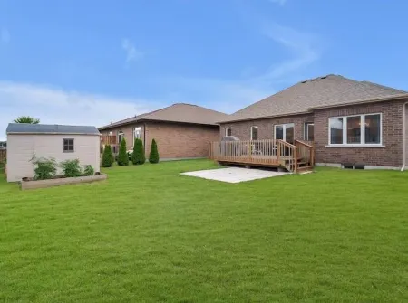 Beautiful bungalow by the water