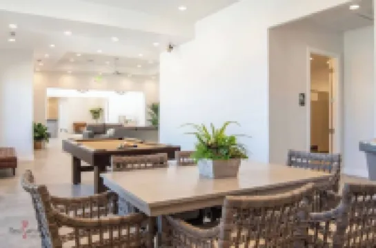 Zion Village Getaway - Pickleball & Pool & Hot Tub l Family Friendly l Sleeps 12