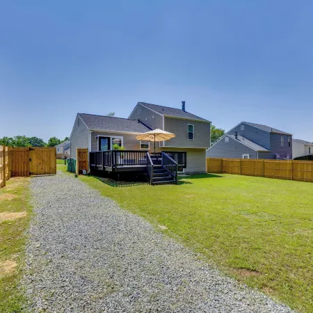 Modern Richmond Home w/ Deck, Close to Downtown!