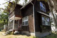 Cozy Family Cabin-Secluded beach access, non-smoking home awaits you - Alphydda