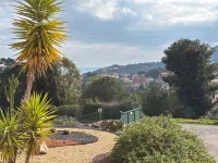 Newly renovated apartment 10 minutes from Collioure market. Ideal for families.
