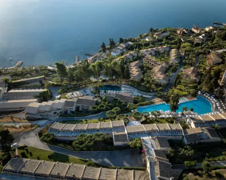 アエオロス ビーチ リゾート オール インクルーシブ ペラマのホテル