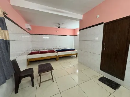 Ashirvad Residency Отели рядом с достопримечательностью «Shri Murdeshwara Beach»