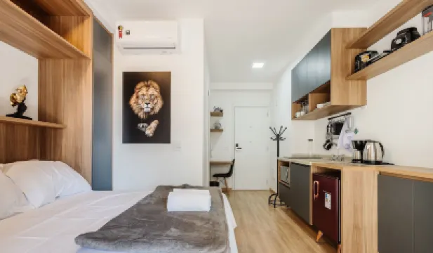 HMO - Full-length Studios in Building c/ Pool Hotels near Butanta