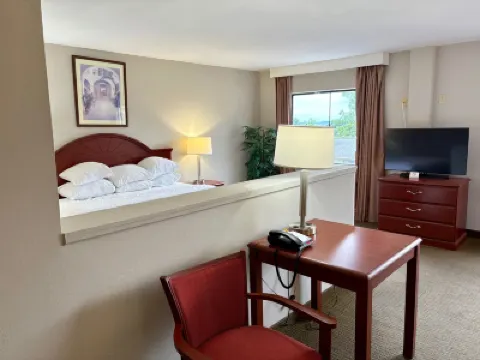 Days Inn & Suites by Wyndham Laurel Near Fort Meade Hotels in 