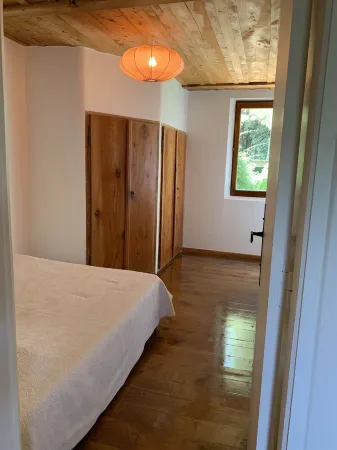 Gite de Charme au Pied du Luberon Отели в г. Лурмарен