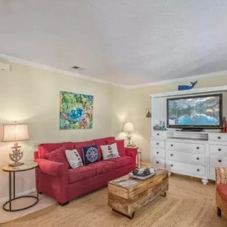 2Bed + 2Bath Blocks from the Beach