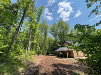 Charming 3-bedroom cabin with WiFi and AC in delightful Wetmore