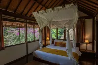 Peaceful Organic Farmhouse Retreat with Stunning Views Hotels near Bali