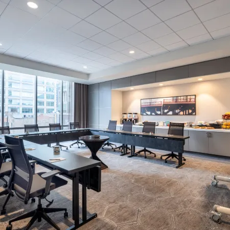 Homewood Suites by Hilton Chicago West Loop Fulton Market Area Отели рядом с достопримечательностью «Железнодорожный вокзал Юнион-Стейшн»