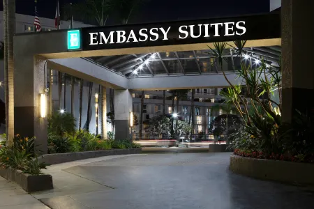 Embassy Suites by Hilton Los Angeles International Airport North Отели рядом с Аэропорт Лос-Анджелес