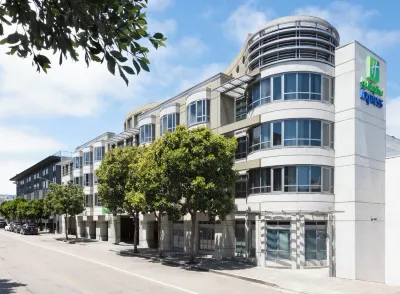 Holiday Inn Express & Suites San Francisco Fishermans Wharf Hotels near Alcatraz Island