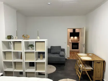 Modern apartment near the main train station - central & well connected