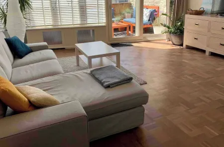 Spacious apartment within walking distance of the beach