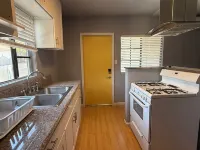 3-bedroom house near downtown Los Angeles with AC, WiFi, parking, & laundry