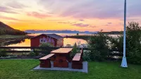 Prima Lofoten apartment by the seafront with midnight sun. Hotels in Hadsel