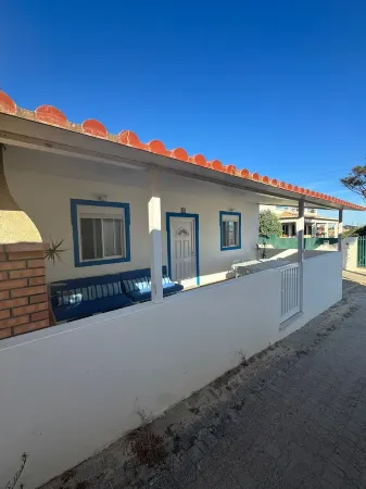 Charm by the Sea - The Perfect Getaway in Faro Отели в г. Монтенегру