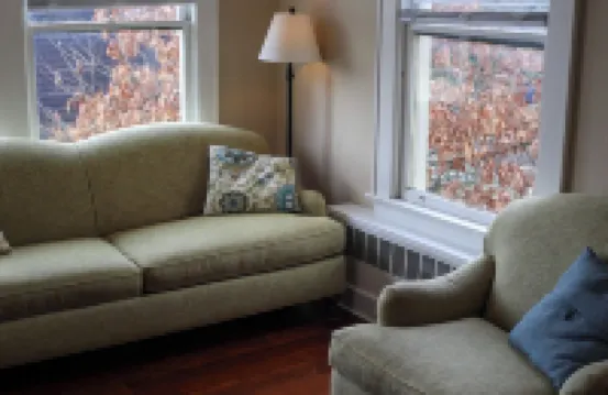 Two bedroom apartment in charming Hendersonville, walk to Main Street.