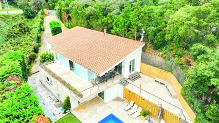 Gorgeous and Serene Villa with Pool and Sea view x1f60a;