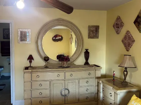 Make yourself at home in this delightful 1-bedroom Lehigh Acres retreat.