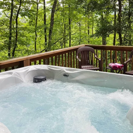 'Nature's Retreat' w/ Hot Tub: 7 Mi to Bryson City