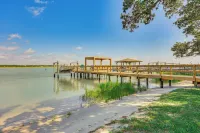 'Reel Blessed' Topsail Beach Home w/ Private Dock! - parking