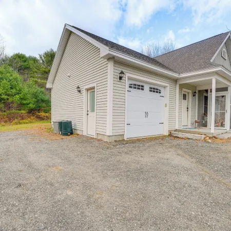 Ski, Hike & Boat: Modern Bridgton Retreat