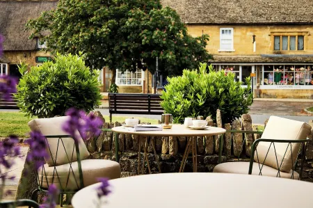 House of George W Davies Отели рядом с достопримечательностью «Парк Броудвей Тауэр & Кантри»