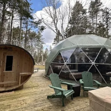 Pet-Friendly Glamping Dome close to Peggy’s Cove!