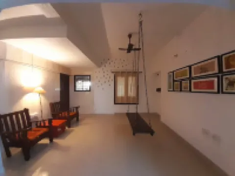 Spacious, Heritage 1-bedroom apartment in Alwarpet, Chennai