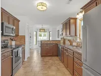 Charming 3-bedroom house close to area beachs, the river and downtown Hotels in Silver Lake