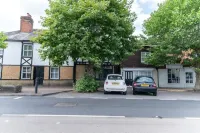 Beautiful 2 Bedroom House With Spacious Garden BBQ Hotels in Westerham